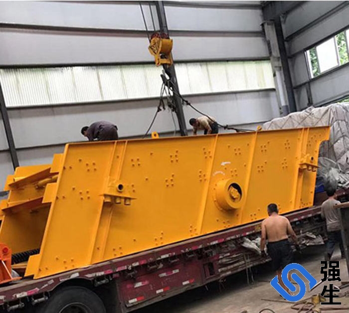 建筑石料振动筛,砂石振动筛(电话13793898555)分选振动筛,产品精度高,无中间商赚差价,故障率低,质量可靠,厂家直供无中间环节,让您的产品创造价值免费试机,厂家直供没有中间商