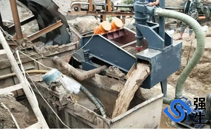 细砂回收机加工湿料现场.jpg